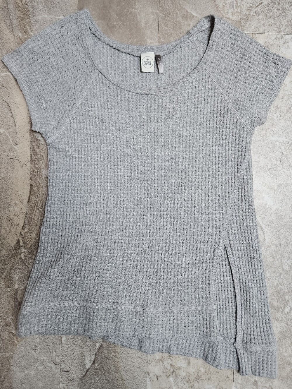 Waffel Weave Gray T-shirt. Size Small.